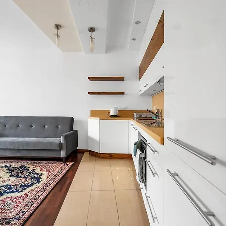 Malborska Metro Kondratowicza By Bookinghost * Warschau