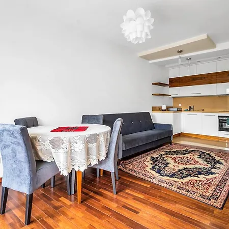 Apartment Malborska Metro Kondratowicza By Bookinghost *